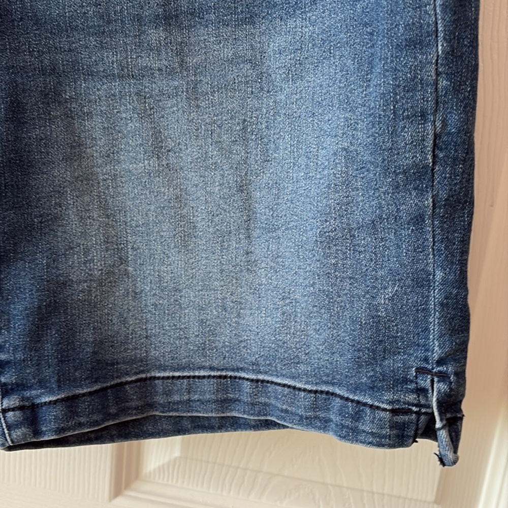 DKNY JEANS Denim Shorts - Picture 3 of 10